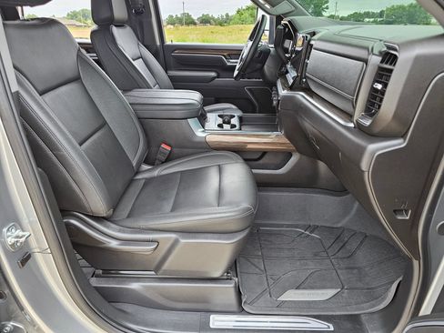 Used 2025 Chevrolet Silverado 2500 LT w/ Trail Boss Package AWD/4WD image 24