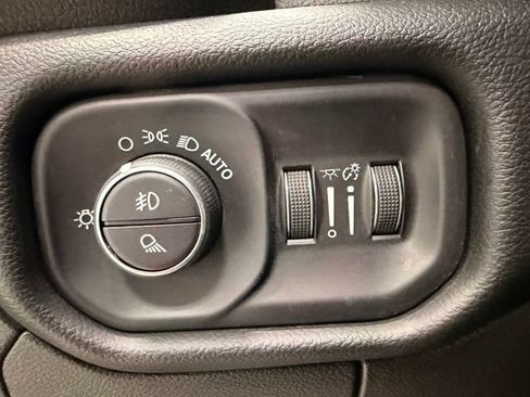Used 2019 RAM 1500 Big Horn AWD/4WD image 26