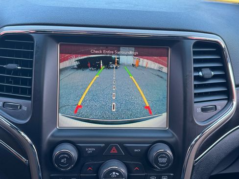 Used 2016 Jeep Grand Cherokee Limited image 19