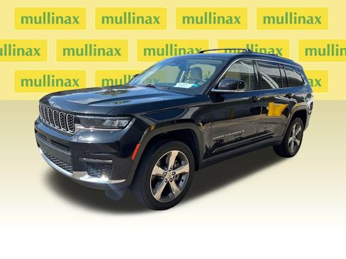 Used 2022 Jeep Grand Cherokee L Limited AWD/4WD image 6