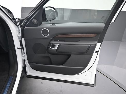 New 2026 Land Rover Discovery S AWD/4WD image 4