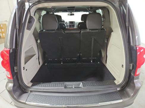 Used 2018 Dodge Grand Caravan SXT image 22