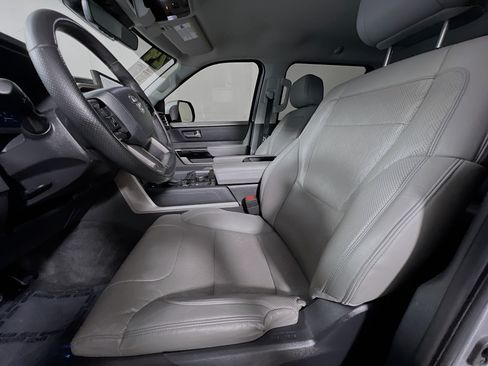 Used 2024 Toyota Tundra Limited AWD/4WD image 15
