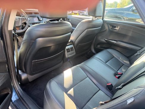 Used 2016 Toyota Avalon Touring image 8