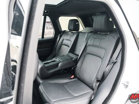 Used 2018 Land Rover Range Rover HSE image 19