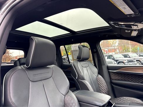 Certified 2022 Jeep Grand Cherokee Summit w/ Advanced Protech Group IV image 8