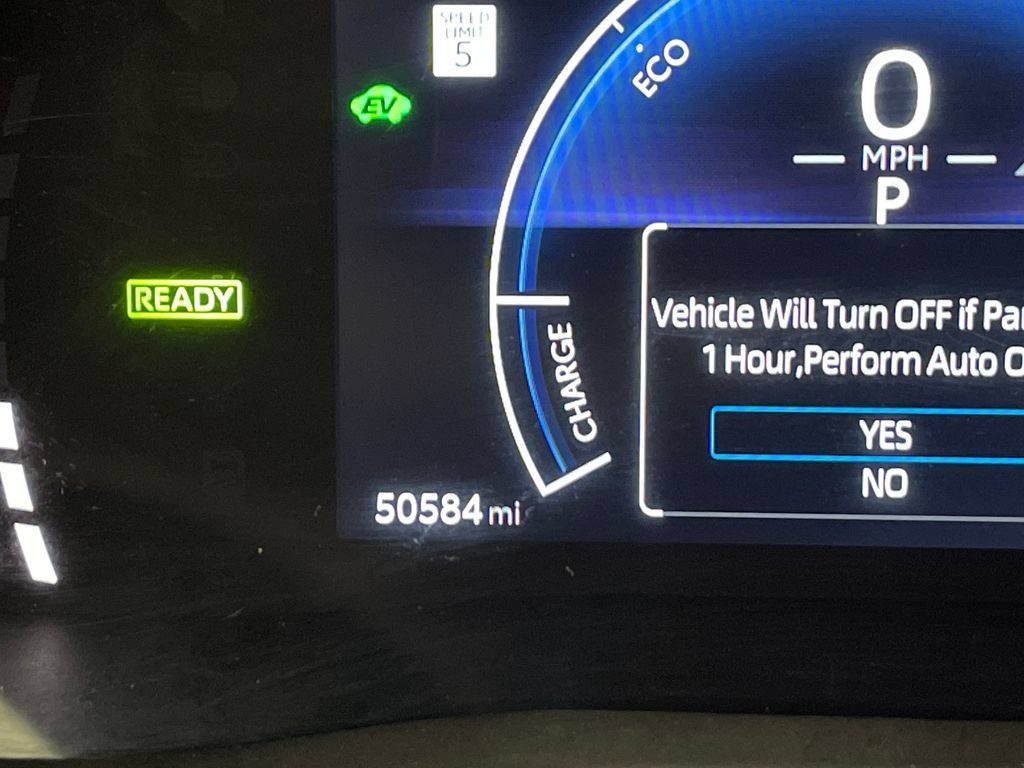 Used 2025 Toyota Camry SE FWD image 19