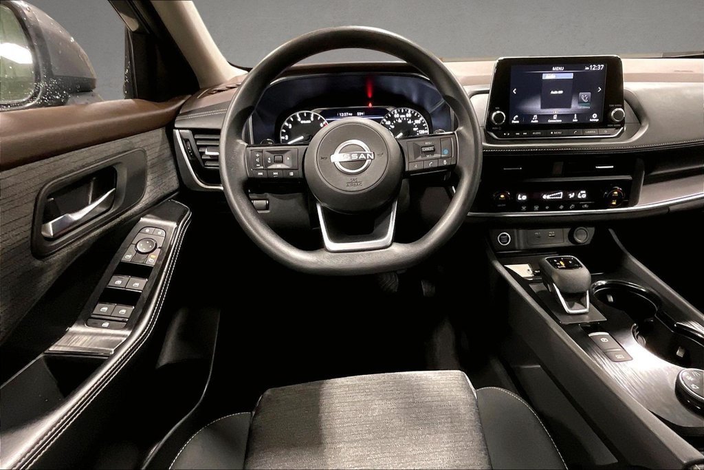 Used 2023 Nissan Rogue SV AWD/4WD image 9
