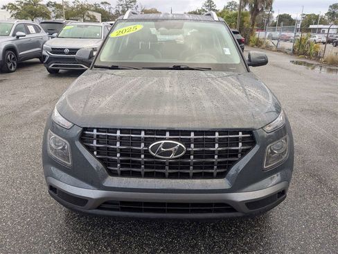 Used 2025 Hyundai Venue SEL image 9
