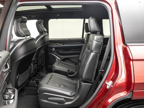 Used 2021 Jeep Grand Cherokee L Overland w/ Luxury Tech Group IV image 30