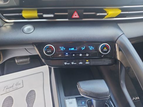Used 2021 Hyundai Elantra SEL FWD image 18
