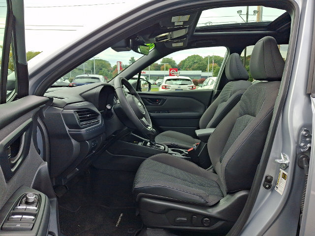 Used 2025 Subaru Forester Premium AWD/4WD image 14