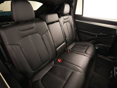 Used 2024 Jeep Wagoneer Launch Edition AWD/4WD image 5