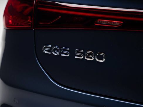 Used 2022 Mercedes-Benz EQS 580 4MATIC Sedan image 32