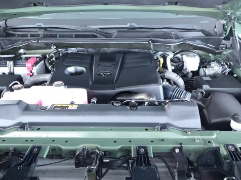 Used 2022 Toyota Tundra SR5 w/ SR5 Premium Package RWD image 44
