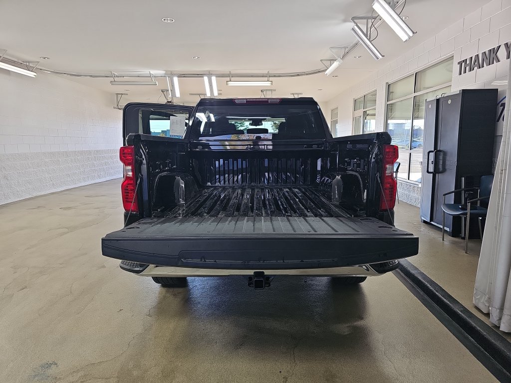 Used 2024 Chevrolet Silverado 1500 LT AWD/4WD image 15