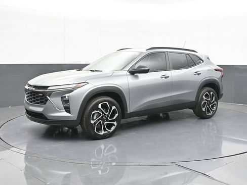 New 2026 Chevrolet Trax RS w/ Driver Confidence Package FWD image 4