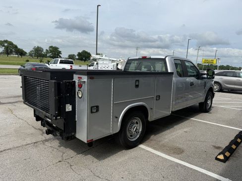 Used 2017 Ford F250 XL w/ Power Equipment Group image 2