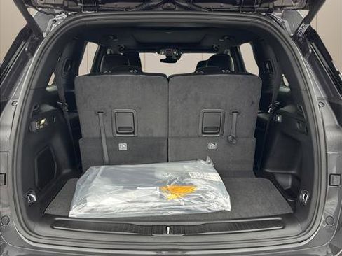 New 2025 Jeep Grand Cherokee L Limited w/ Luxury Tech Group II AWD/4WD image 14