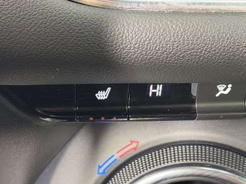 Used 2025 Chevrolet Blazer LT image 23