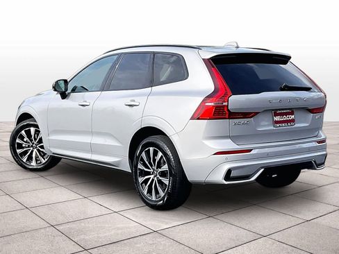 Used 2025 Volvo XC60 B5 Core image 15