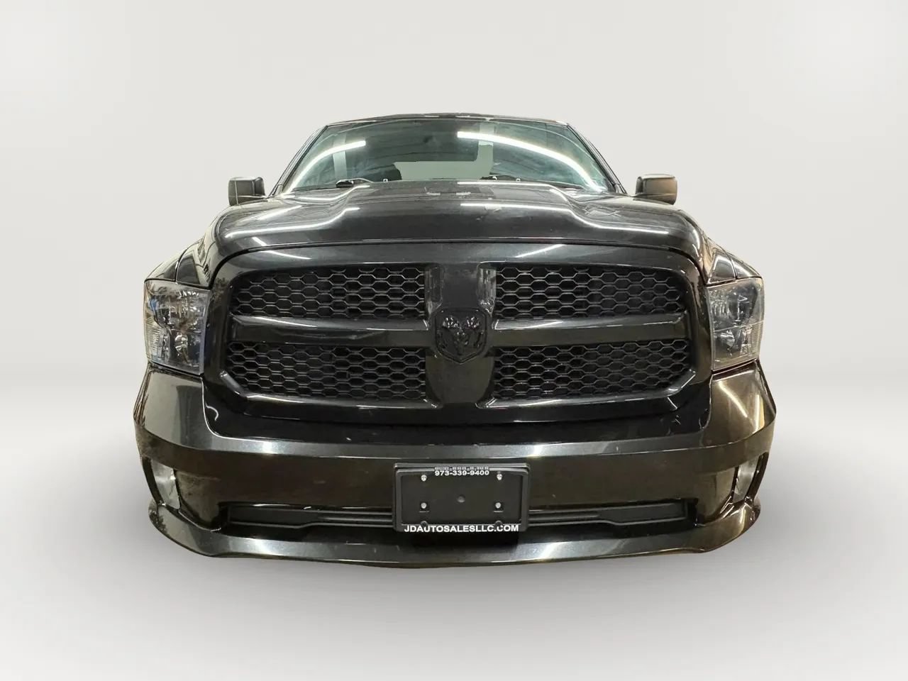 Used 2018 RAM 1500 Express w/ Black Ram 1500 Express Group AWD/4WD image 3