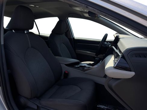 Used 2021 Toyota Camry LE FWD image 15