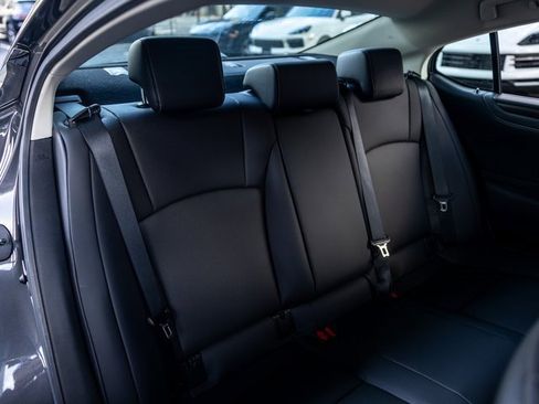 Used 2025 Lexus ES 300h w/ Premium Package image 35