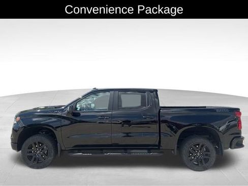 Used 2024 Chevrolet Silverado 1500 LT Trail Boss w/ LT Trail Boss Premium Package AWD/4WD image 2