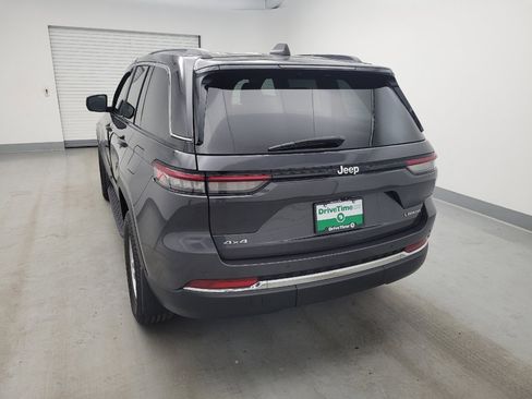 Used 2023 Jeep Grand Cherokee Laredo w/ Luxury Tech Group I AWD/4WD image 6