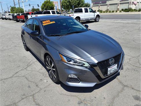 Used 2020 Nissan Altima 2.5 SR FWD image 3