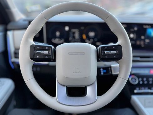 Used 2024 Hyundai Santa Fe Limited image 10