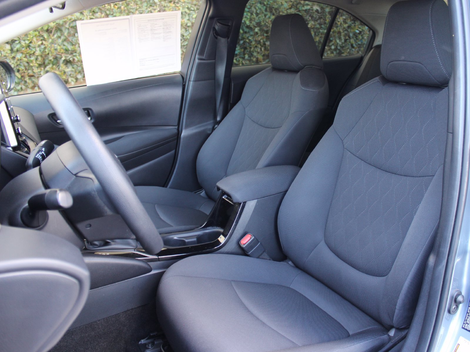 Used 2021 Toyota Corolla LE w/ Carpet Mat Package (TMS) FWD image 17