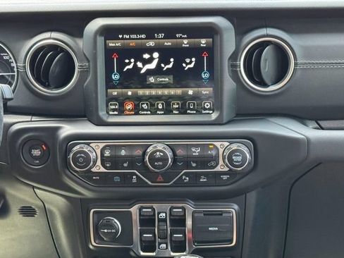 Used 2021 Jeep Wrangler Unlimited Sahara w/ Cold Weather Group AWD/4WD image 13