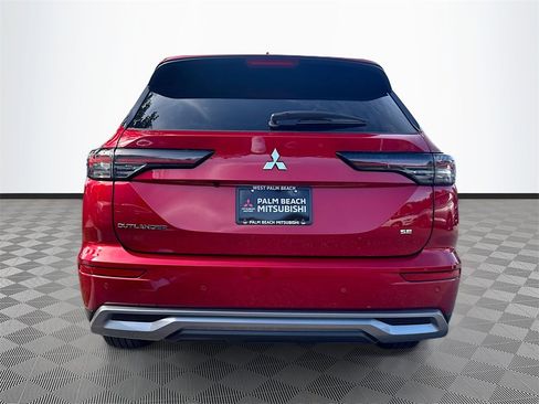 New 2025 Mitsubishi Outlander SE image 6