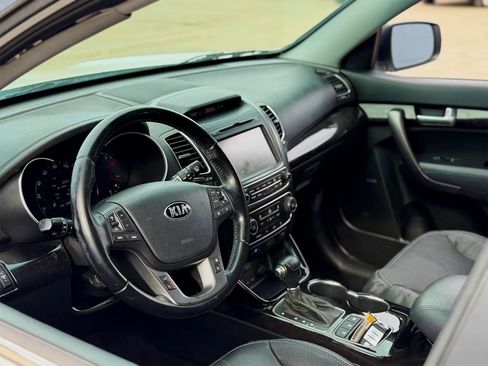 Used 2014 Kia Sorento SX w/ 3rd Row Package image 7