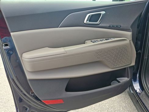 New 2026 Kia Carnival EX FWD image 8