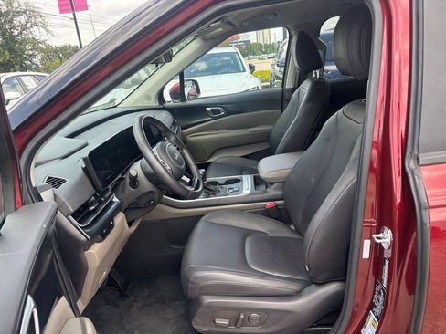 Used 2026 Kia Carnival FWD image 28