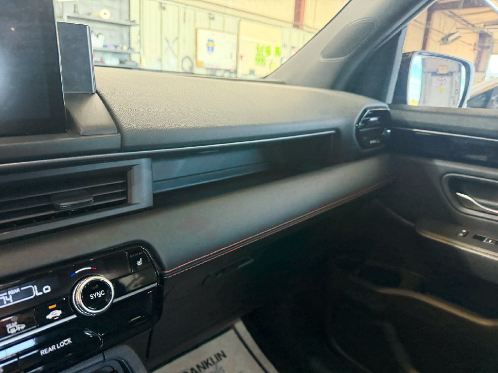 Used 2024 Honda Pilot TrailSport image 13
