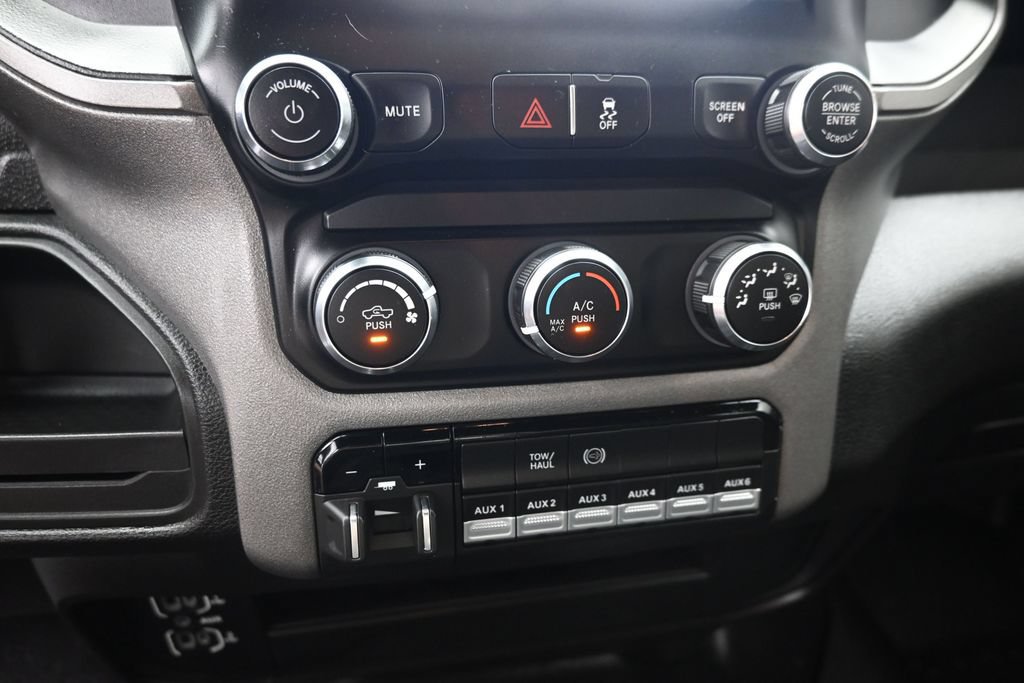 Used 2022 RAM 3500 Tradesman w/ Chrome Appearance Group AWD/4WD image 20