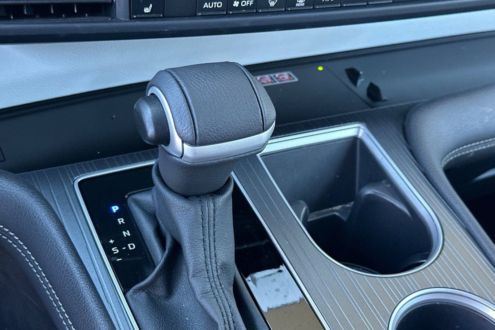 Used 2026 Toyota Sienna XLE FWD image 14