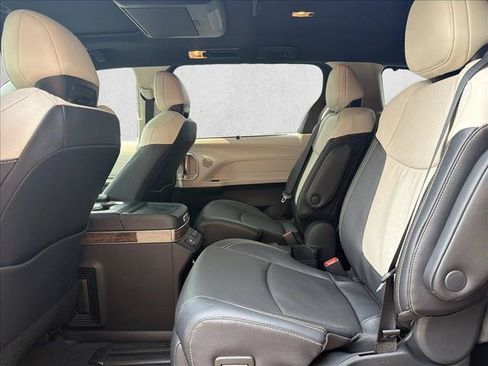 New 2026 Toyota Sienna Platinum AWD/4WD image 20