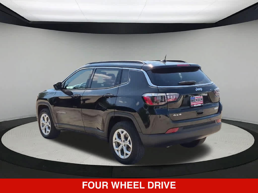 Used 2024 Jeep Compass Latitude AWD/4WD image 5