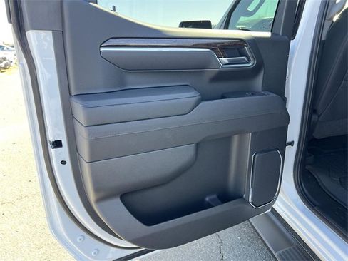New 2026 GMC Sierra 1500 Elevation w/ LPO, Elevation Black Package image 25
