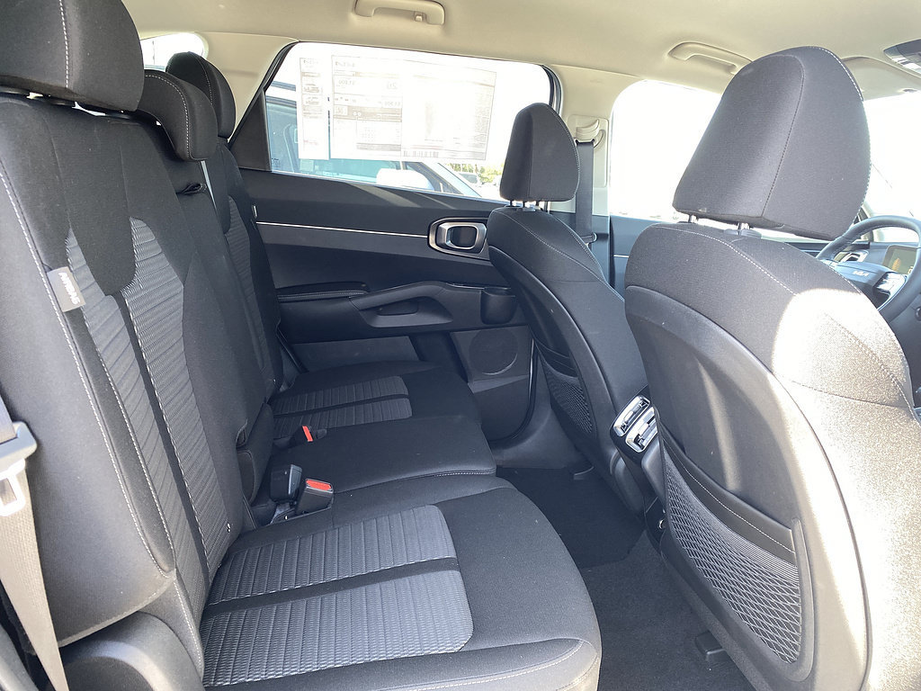 New 2026 Kia Sorento LX FWD image 22