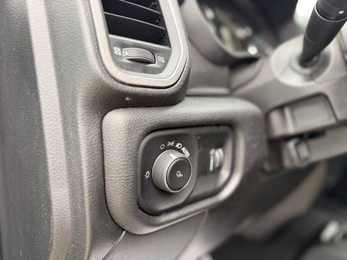 Used 2024 RAM 2500 Tradesman w/ Chrome Appearance Group image 8