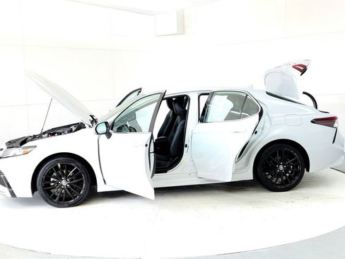 Used 2024 Toyota Camry XSE FWD image 10