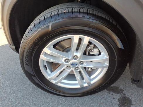 Certified 2023 Ford Explorer XLT w/ Equipment Group 202A image 9