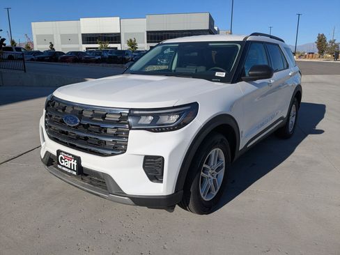 New 2025 Ford Explorer Active image 10