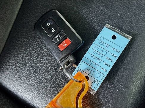 Used 2015 Toyota RAV4 Limited FWD image 37